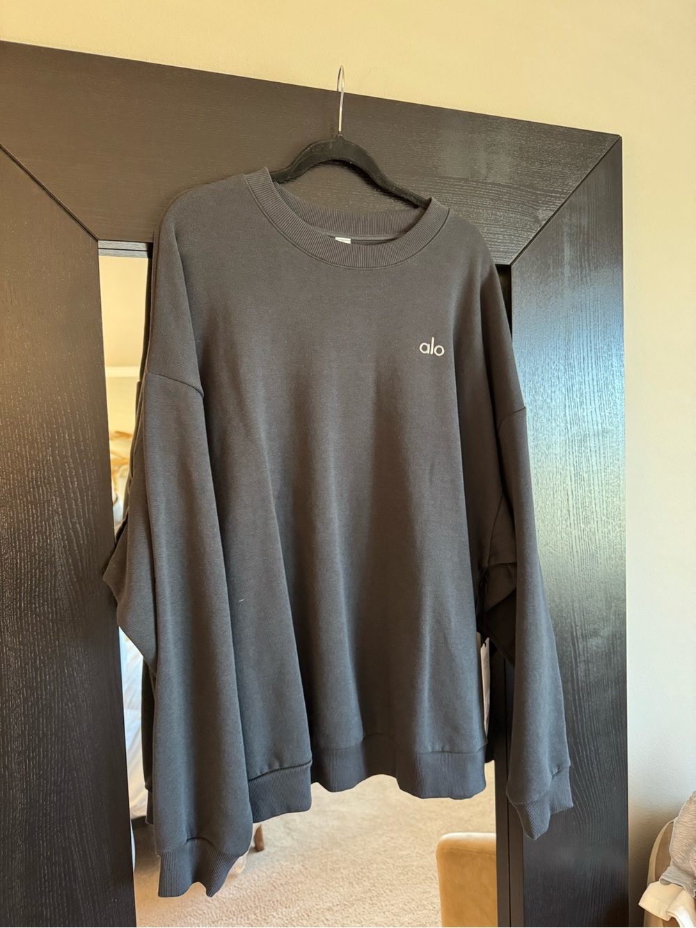 ALO Accolade Crew Pullover - Picture 3 of 5